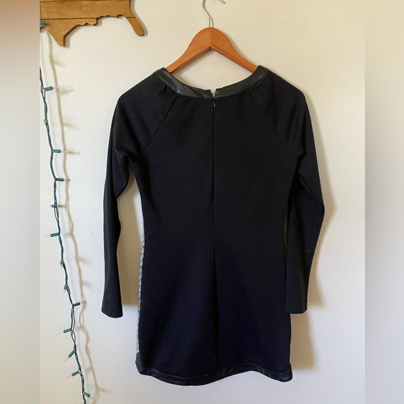 SOLD - Picture 3 of 9